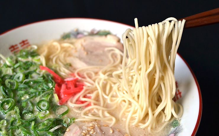 本場、福岡豚骨の味